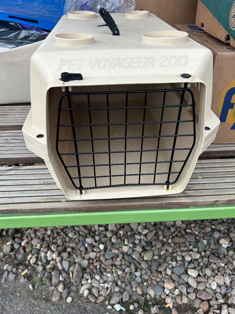 Pet carrier 