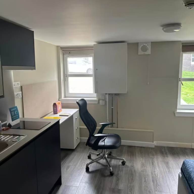 DSS/UC - Studio Flat Apartment - To Rent - Bills Included 