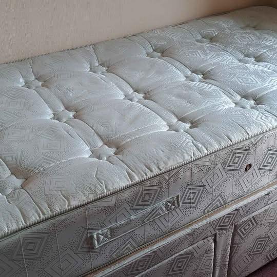 SLEEPMASTERS Single Divan Bed Base with Mattress and Storage Drawers