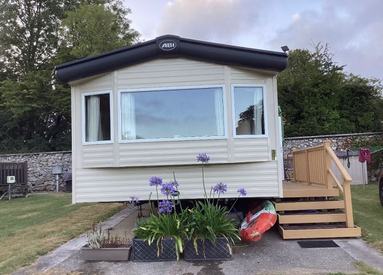 PRIVATE HOLIDAY CARAVAN, PARK FARM HOLIDAY PARK, MANORBIER, PEMBROKESHIRE 