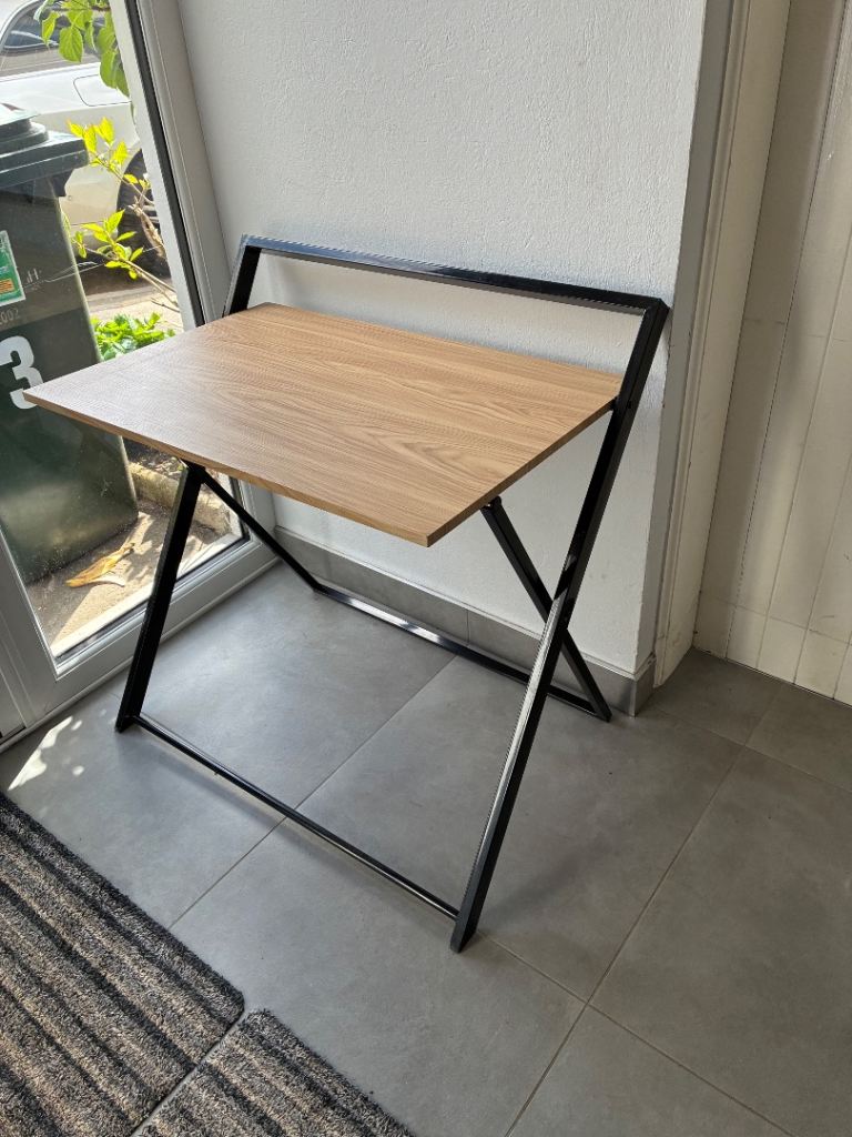 Folding desk