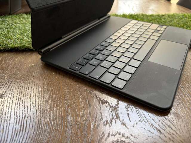 Apple Magic Keyboard 12.9” - A1998 (Spanish Layout) | in Greenford