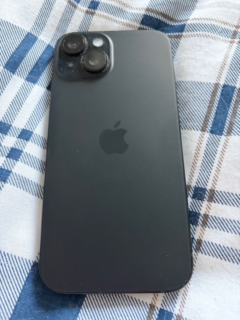 iPhone 15 128gb battery 87%