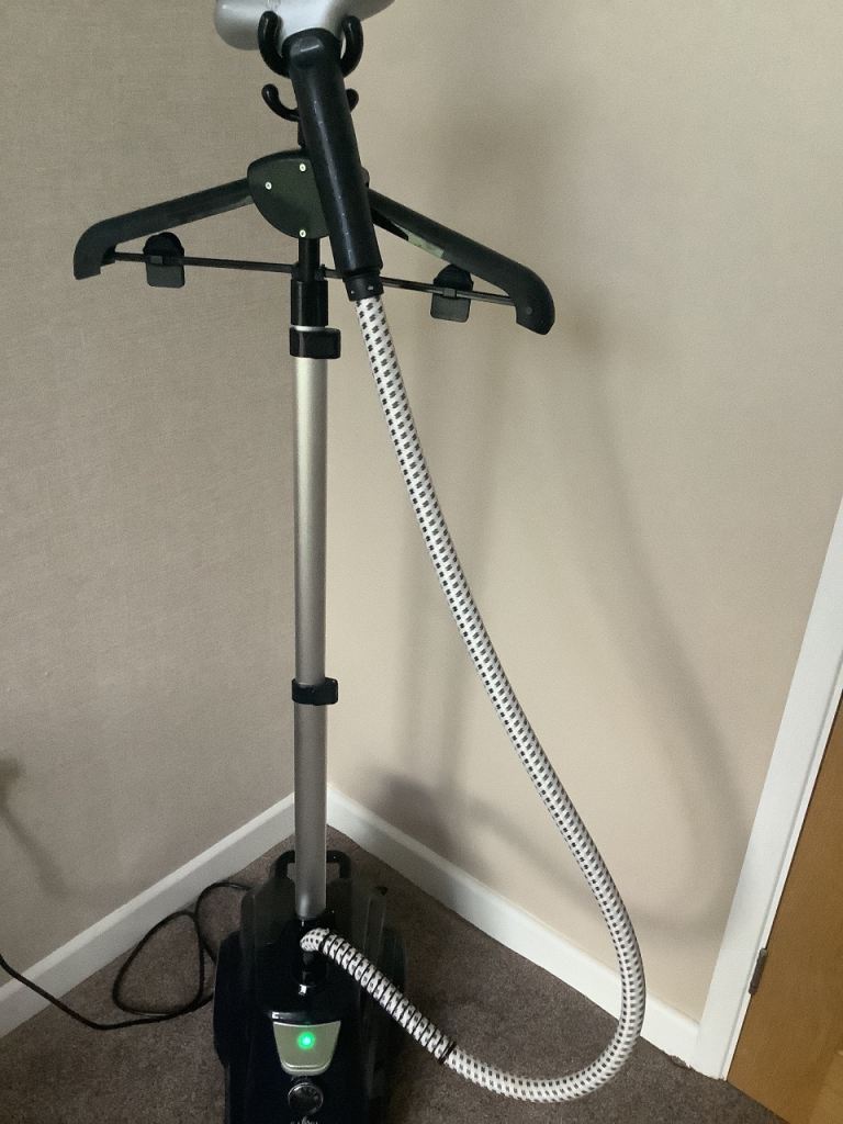 Upright Garment Steamer