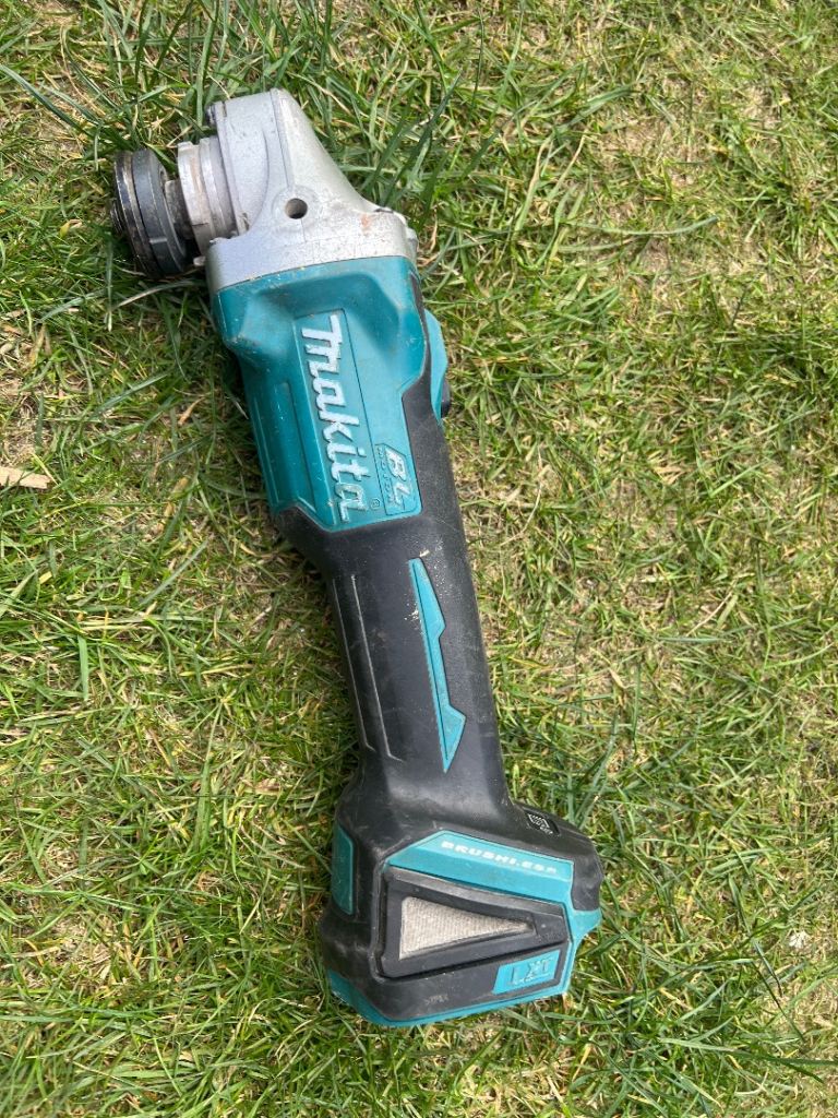 Makita DGA454 18V Brushless Angle Grinder – Good Condition