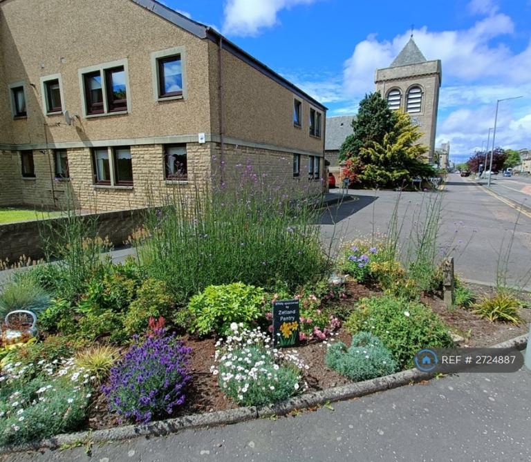 1 bedroom flat in Palmer Court, Grangemouth, FK3 (1 bed) (#2724887)