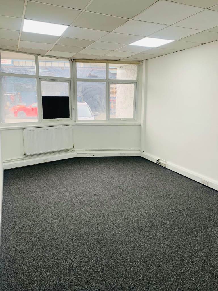 Medium office to rent in Hounslow TW4 