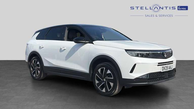 2025 Vauxhall Grandland 1.2 Hybrid [136] Ultimate 5dr e-DCT6 [Pan Roof] HATCHBACK PETROL Automatic