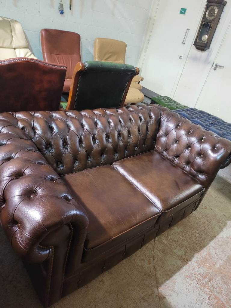 Vintage Style Brown Leather 2-Seater Chesterfield Sofa