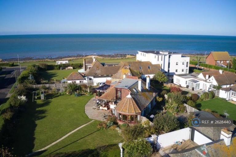 6 bedroom house in Harold Road, Birchington, CT7 (6 bed) (#2628440)