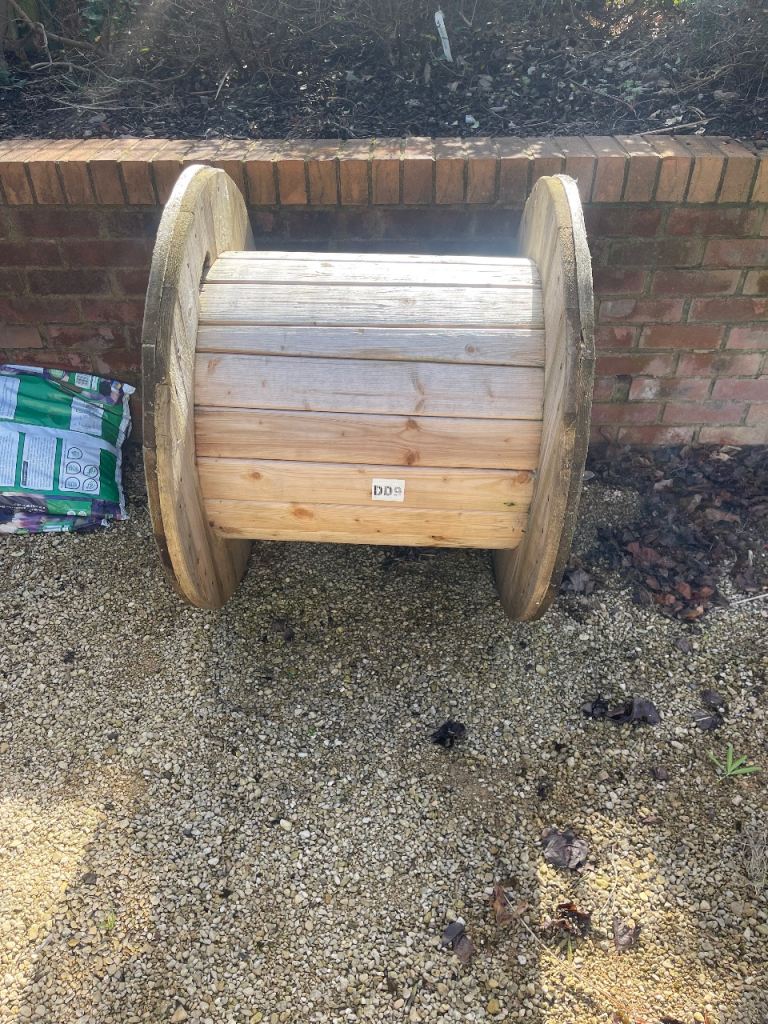 Wooden cable drum reel 