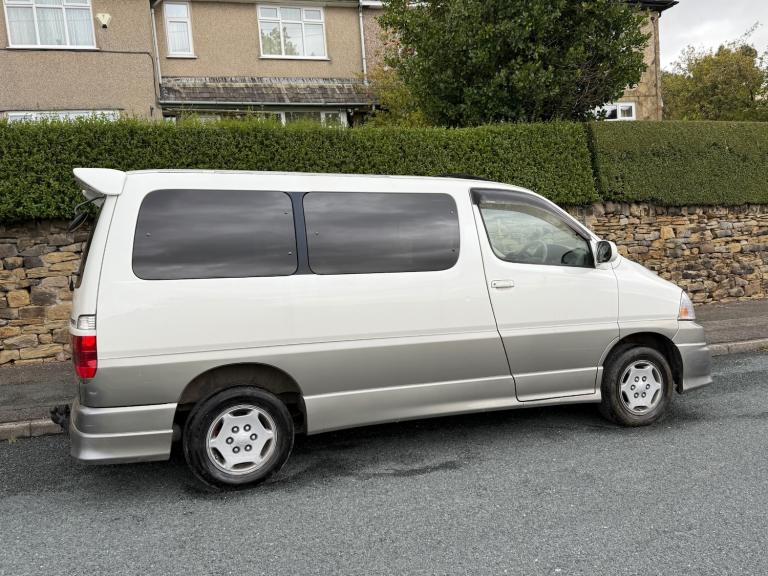2012 Toyota HiAce V6 PETROL/LPG AUTO WHITE   Petrol Automatic