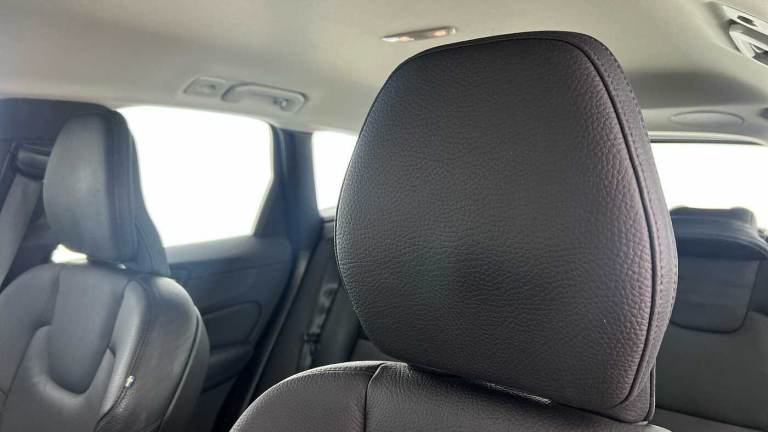 2022 Volvo XC60 2.0 B4D Plus Dark 5dr AWD Geartronic SUV Diesel Automatic