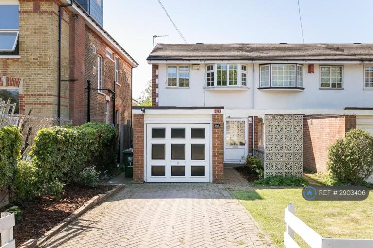 3 bedroom house in Warwick Court, London, SE26 (3 bed) (#2903406)