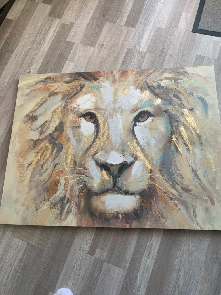 Large Lion Canvas Painting – Good Condition
