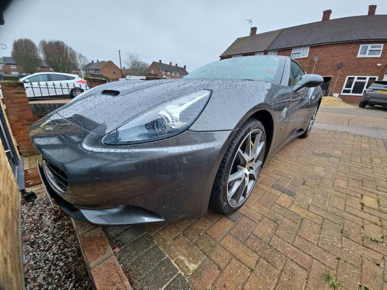 Ferrari, CALIFORNIA, Convertible, 2010, Semi-Auto, 4297 (cc), 2 doors