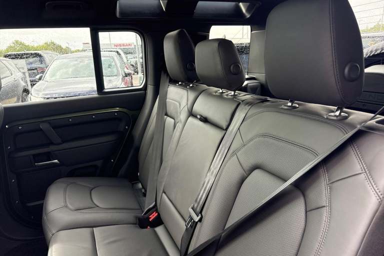 2025 Land Rover Defender 110 3.0 D250 MHEV X-Dynamic HSE Auto 4WD Euro 6 (s/s) 5dr SUV Automatic