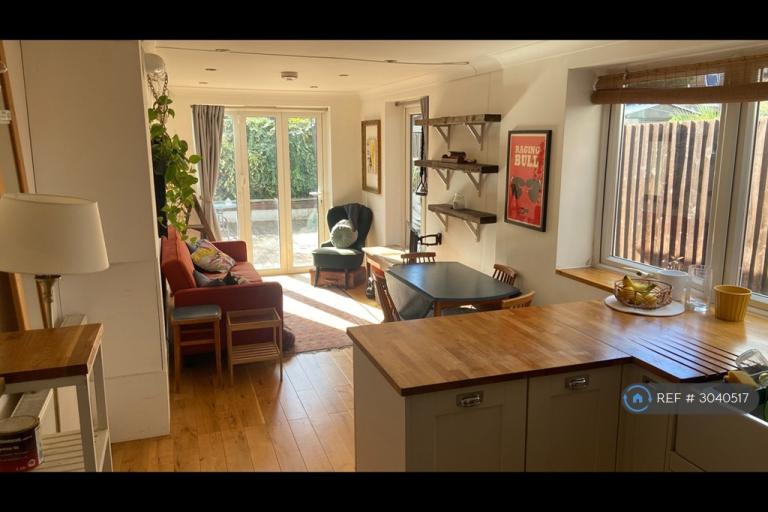 2 bedroom flat in Antill Road, London, N15 (2 bed) (#3040517)