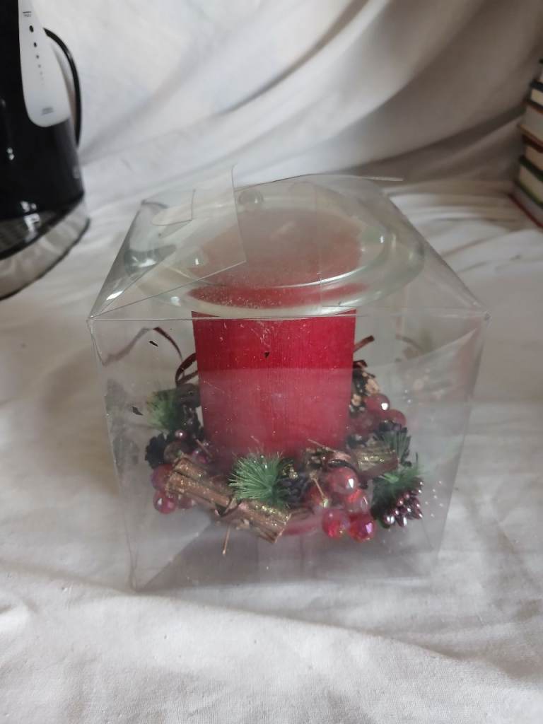 Christmas Candle with Decorative Wreath in Clear Box