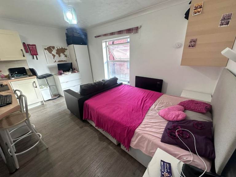 Studio flat - Ocean Village - ALL BILLS INC* - Available 17th February 2026