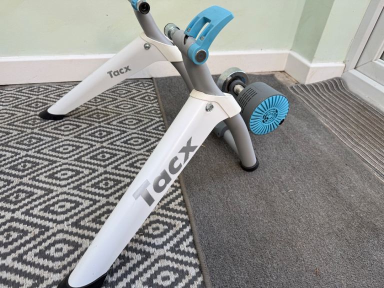Turbo trainer Tacx flow smart