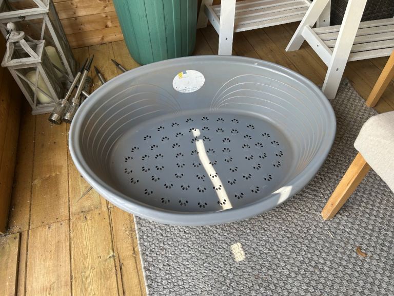 Plastic dog bed 