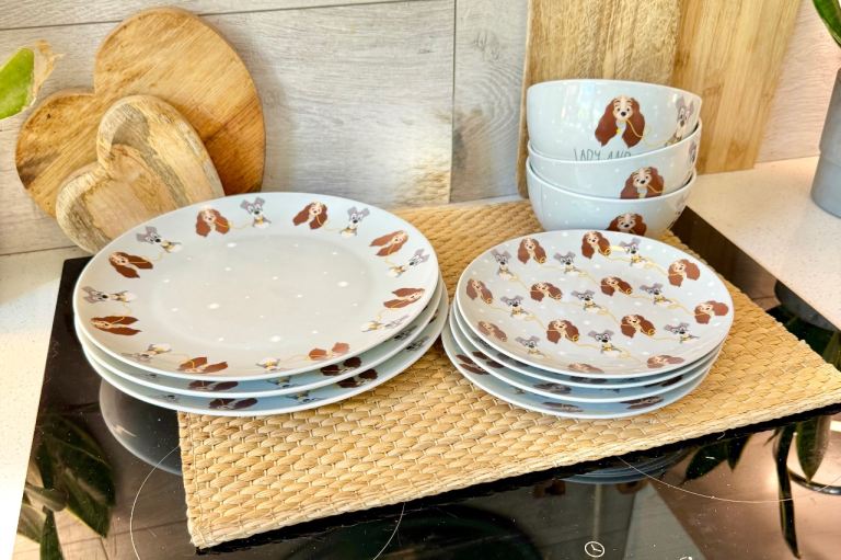 Vintage Disney lady & the tramp china dinner set 3 large dinner plates, 4 side plates and 3 bowls