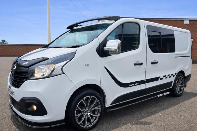 2019 Renault Traffic Crew Cab 9 seater business edition EURO 6 low miles seats 9