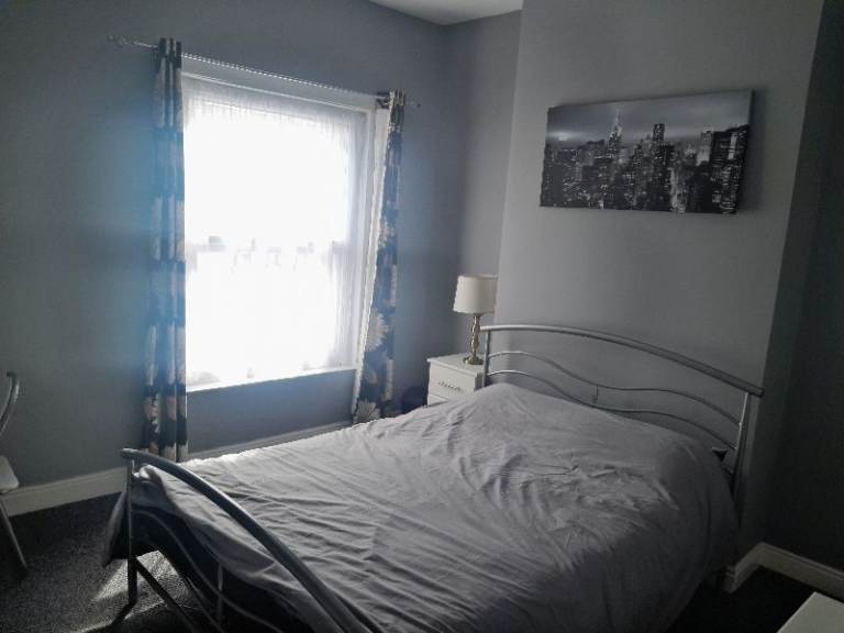 Large Double Room (All Bills Included)