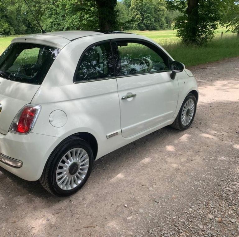 2010 -LOW INSURANCE  FIAT 500 LOUNGE 1.4 * 3 DRS*MOT-JUN 27*like vauxhall corsa  ford fiesta ka Adam