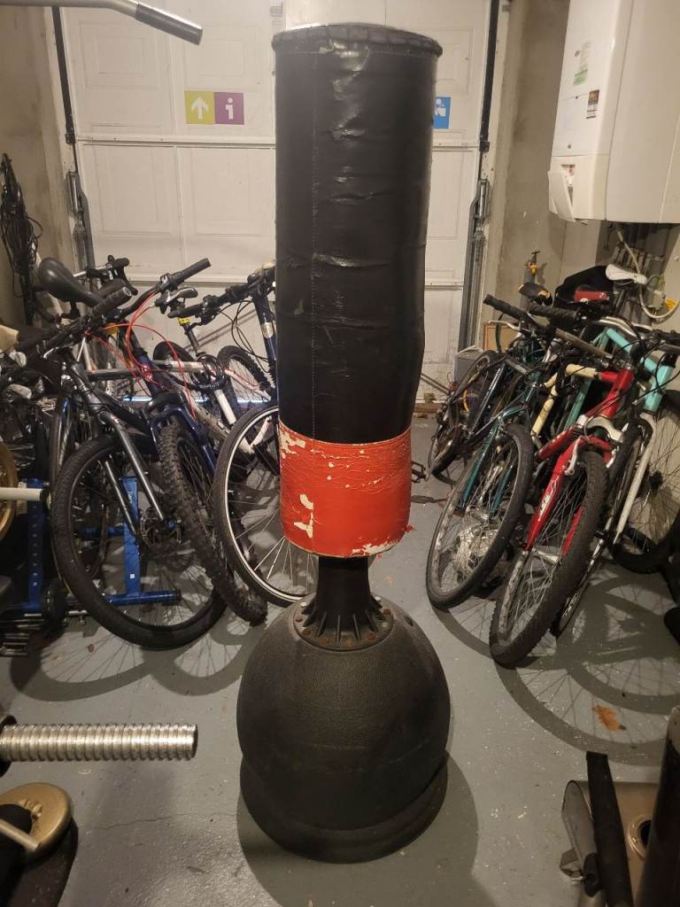 Gallant 5.5ft free-standing punch bag