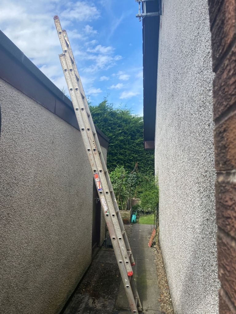 Aluminium Extension Ladder - 6.3m Extended, Good Condition