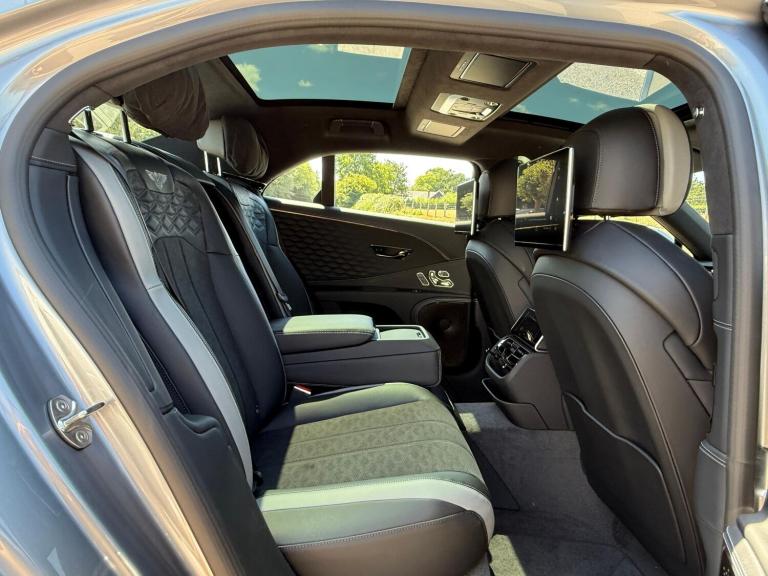 2025 Bentley Flying Spur 4.0 V8 Ultra-Performance 25.9kWh Speed Saloon 4dr Petrol Plug-in Hybrid ...