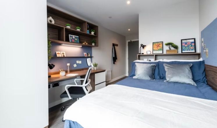 Bronze En-suite room Nelson Place