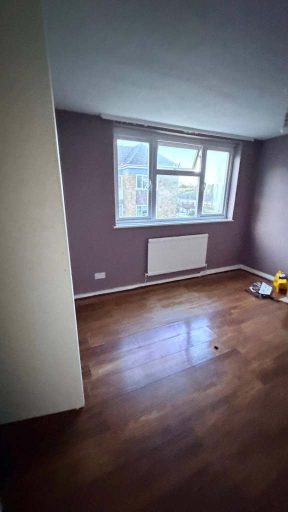 2 bed flat in Rochester, £900 PCM