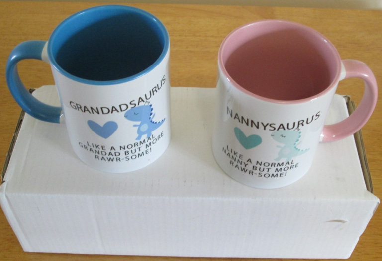 2 MUGS - NANNY & GRANDAD GIFT SET,, BRAND NEW & BOXED, BRIGHT/COLOURFUL SAURUS DESIGN/WORDING