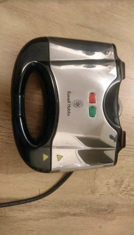RUSSELL HOBBS TOASTER