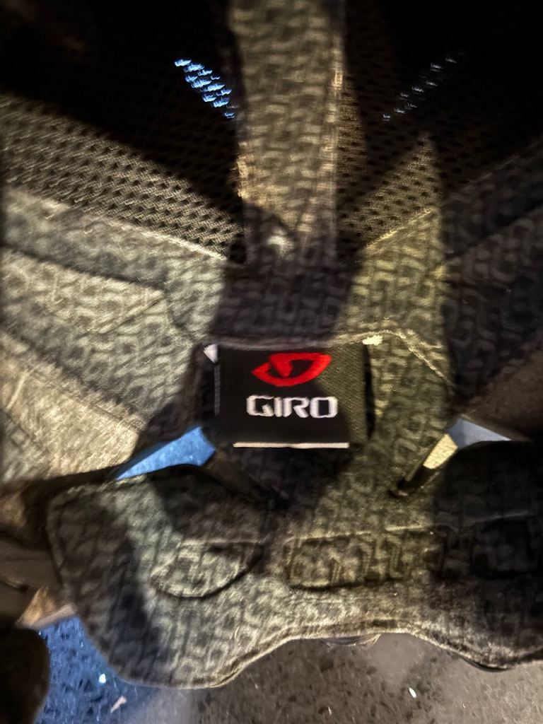 Giro G10 ski helmet size medium 