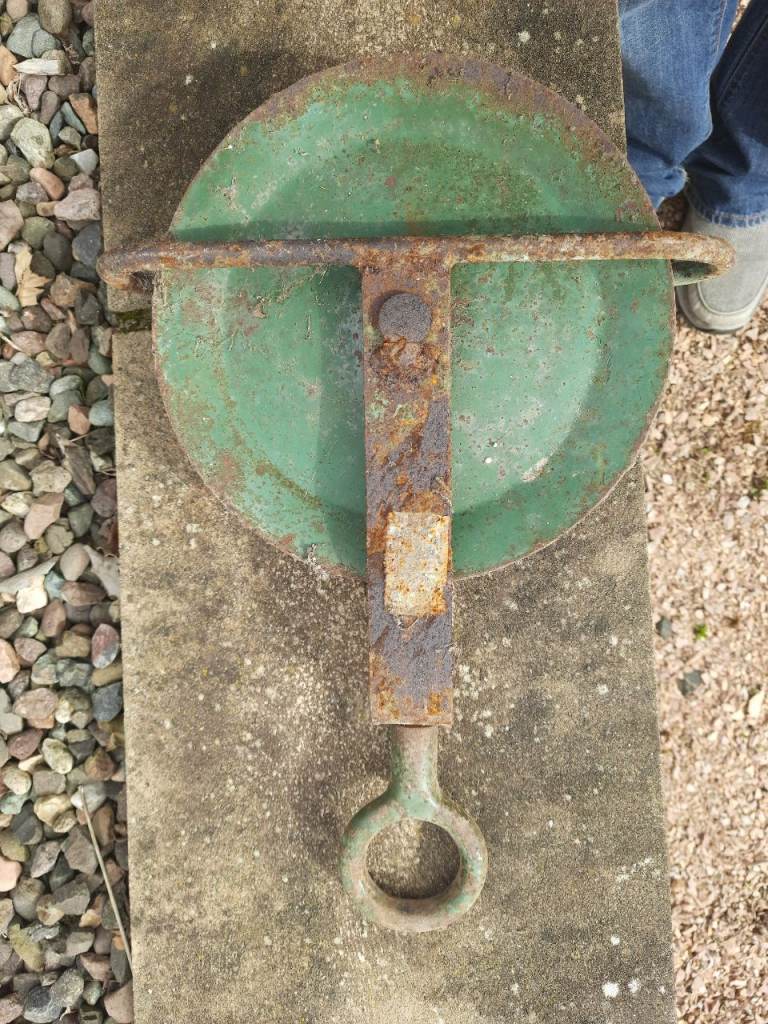 Vintage Scaffolding Pulley / Gin Wheel – 10 inch diameter /1 ton  