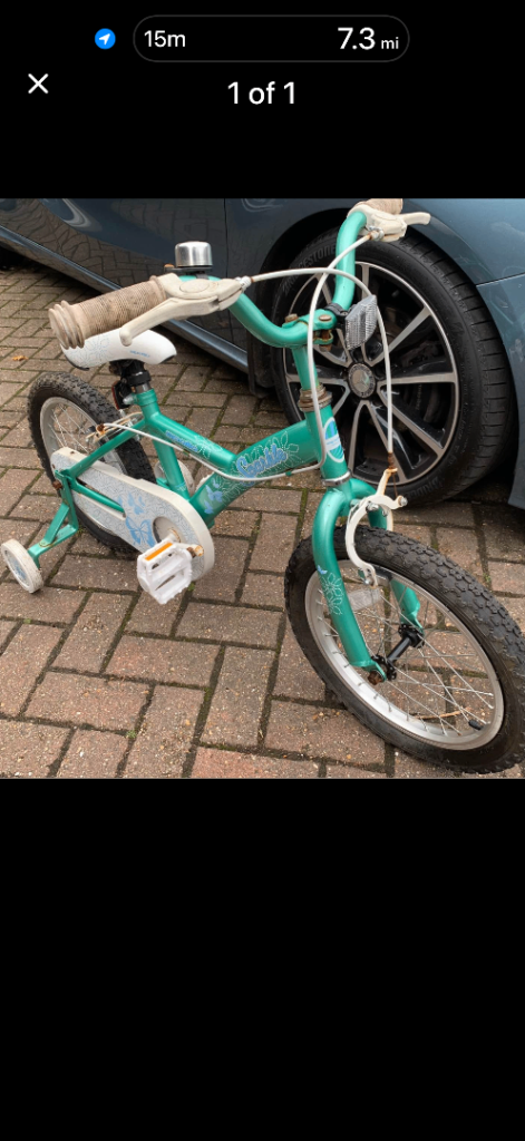 Kids bike green with Stabilisers clean usable condition 