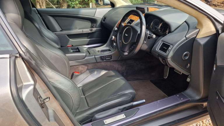 ASTON MARTIN DB9 6.0 V12 2008