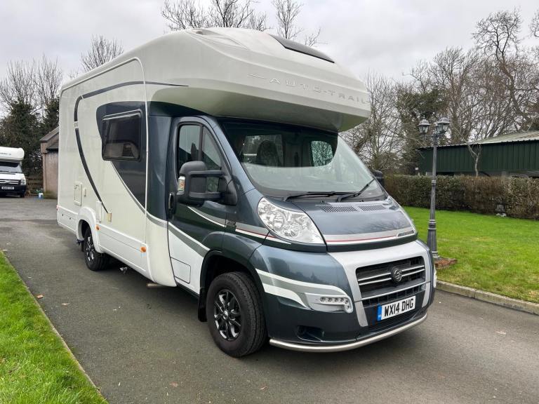 AUTO TRAIL TRACKER EKS S Coachbuilt Motorhome. 2014 Fiat Ducato, 15K Miles. Automatic.