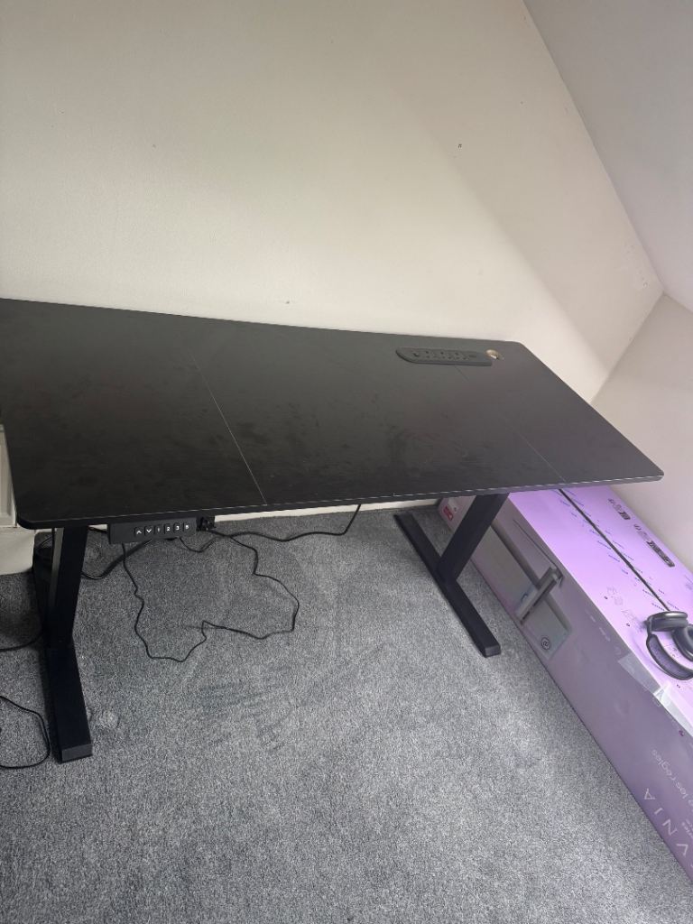 Electric Standing Desk – Height Adjustable Sit Stand Desk – Excellent Condition