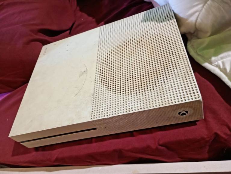 Microsoft Xbox One S Console – working 