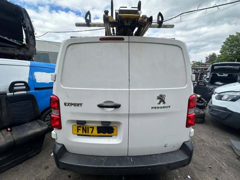 2017 PEUGEOT EXPERT 1400 2.0 BLUEHDI 120 PROFESSIONAL VAN BREAKING FOR PARTS