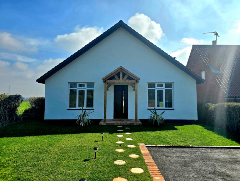 3 Bedroom Bungalow to rent, Fosse Road, East Stoke, Newark NG23