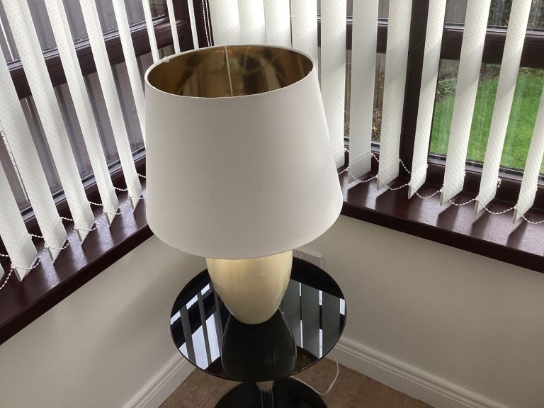 Table lamp