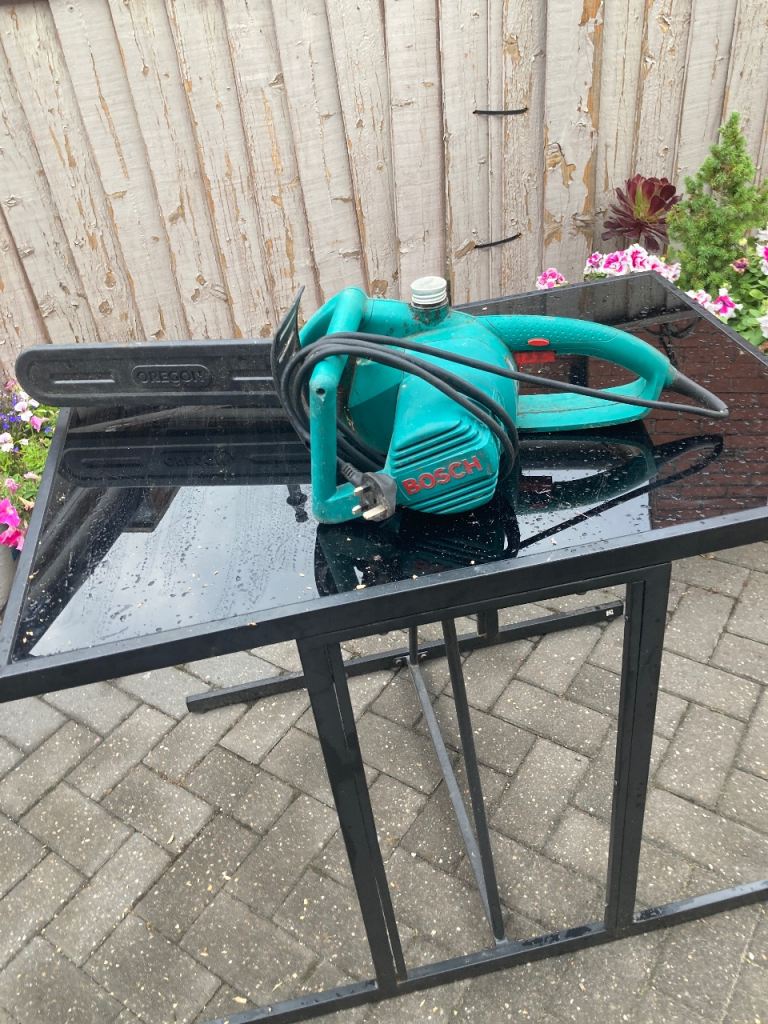 Bosch Electric Chainsaw AKE 30 B with Bar Cover, Good Condition