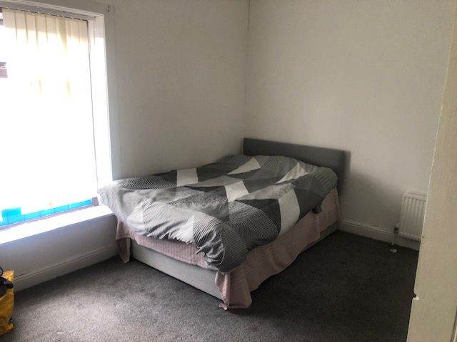 ROOM TO RENT - HOLLINS ROAD OLDHAM