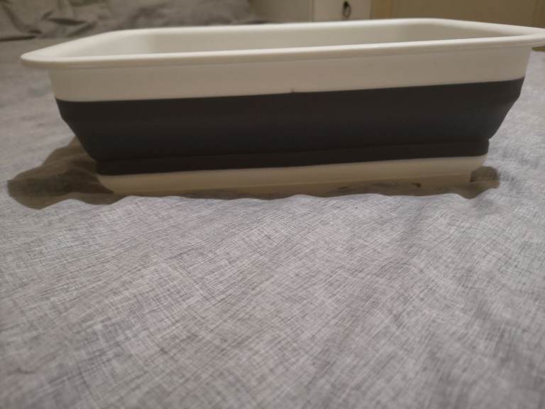 Collapsible silicone wash basin